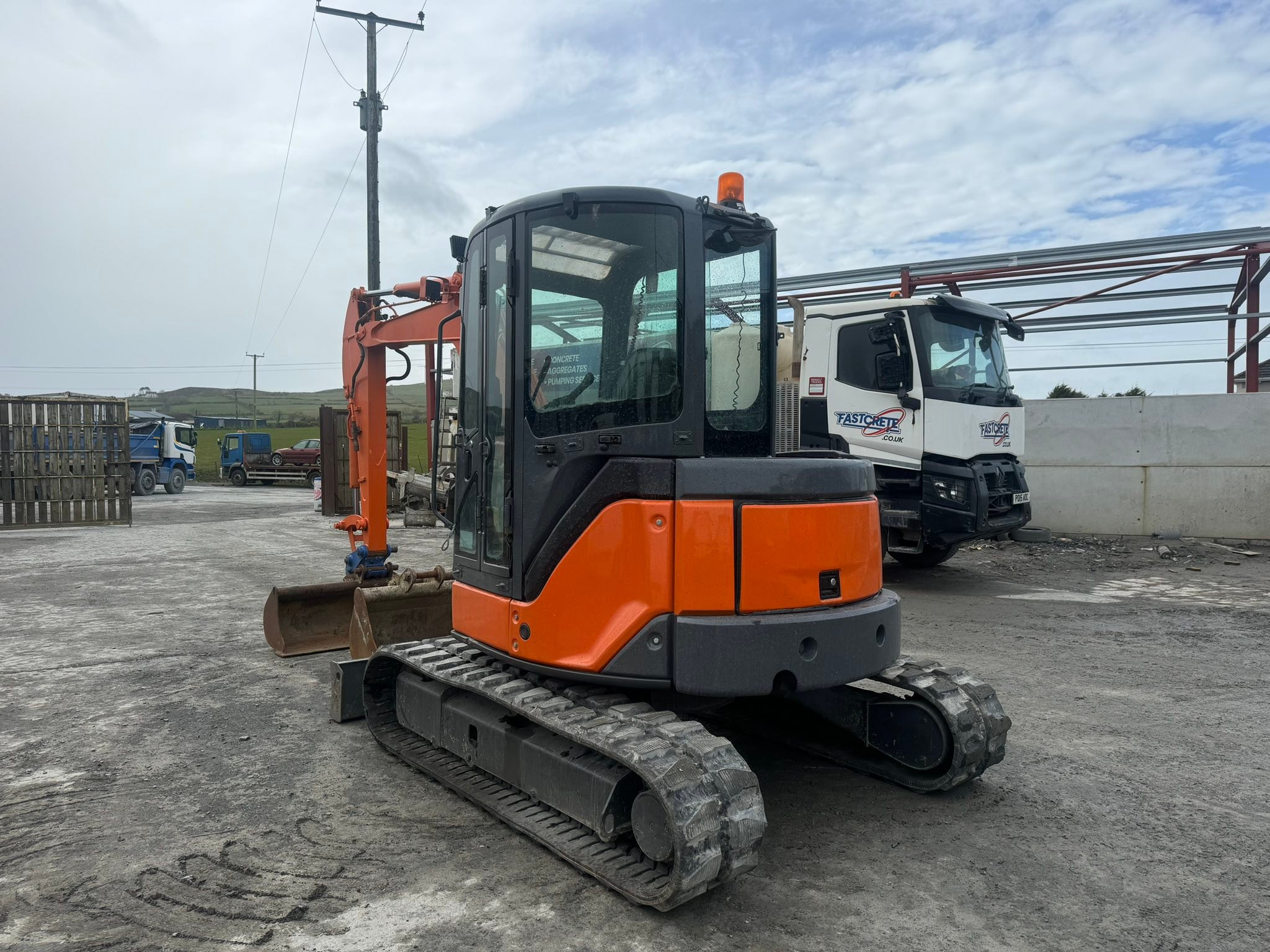 Hitachi ZX50U-2 CLR 2009 Three buckets Blade Quick hitch Hammer