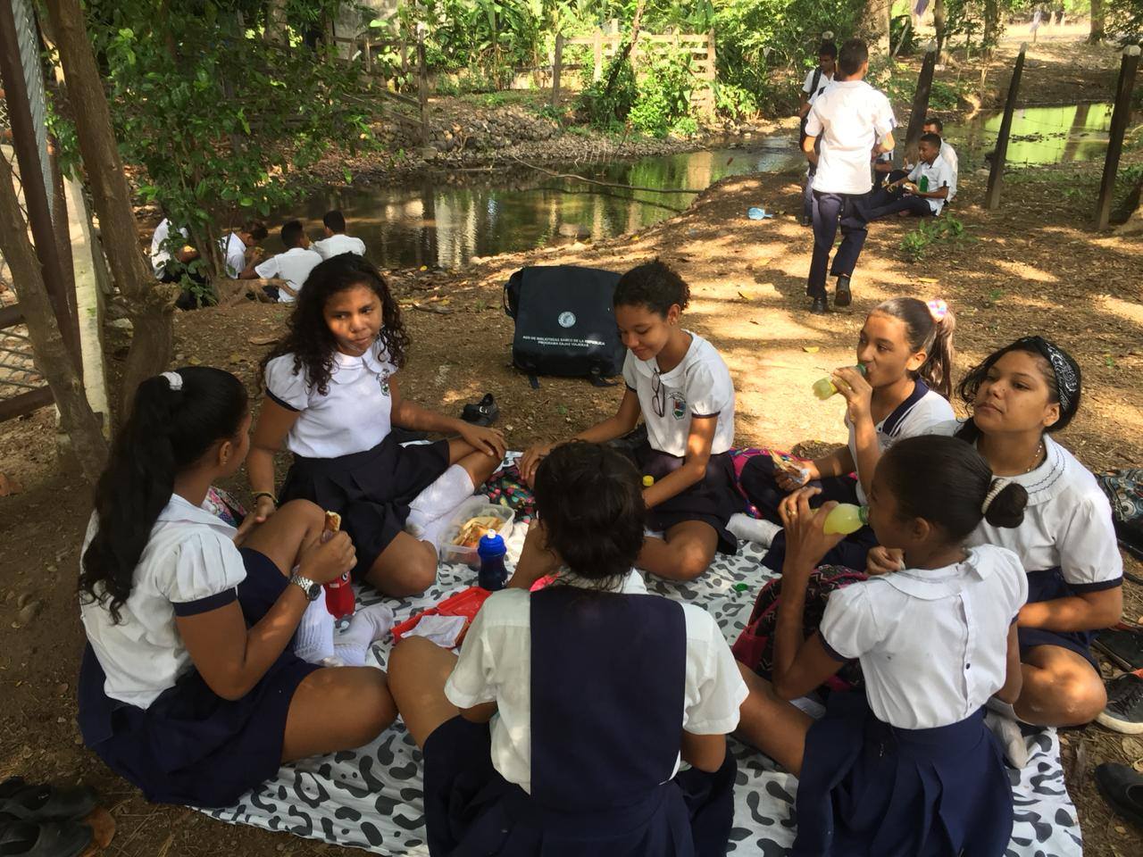 PÍCNIC... - Institución Educativa Luis Ovidio Rincón Lobo