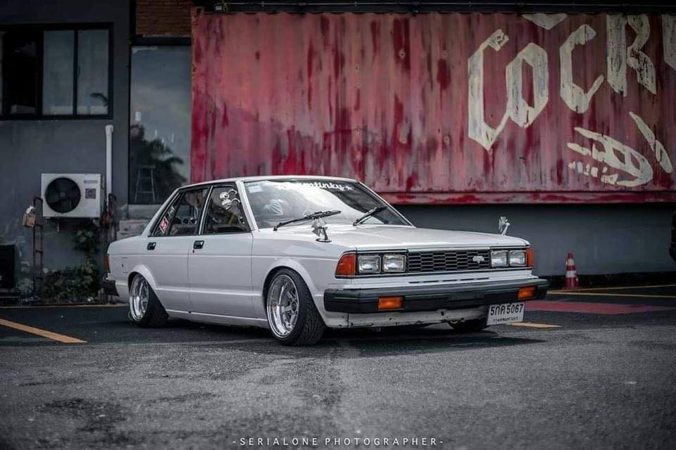 Nissan Bluebird. Old School JDM, kid !