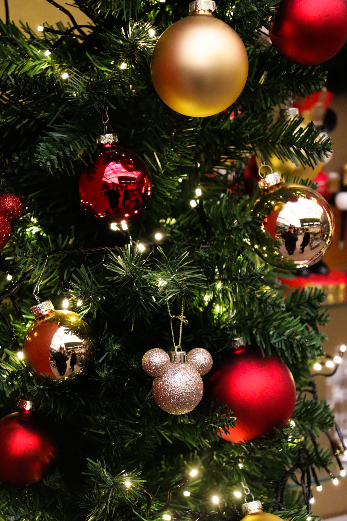 Intratuin - DISNEY | Kerst collectie 🎄 Alle Disney fans... | Facebook