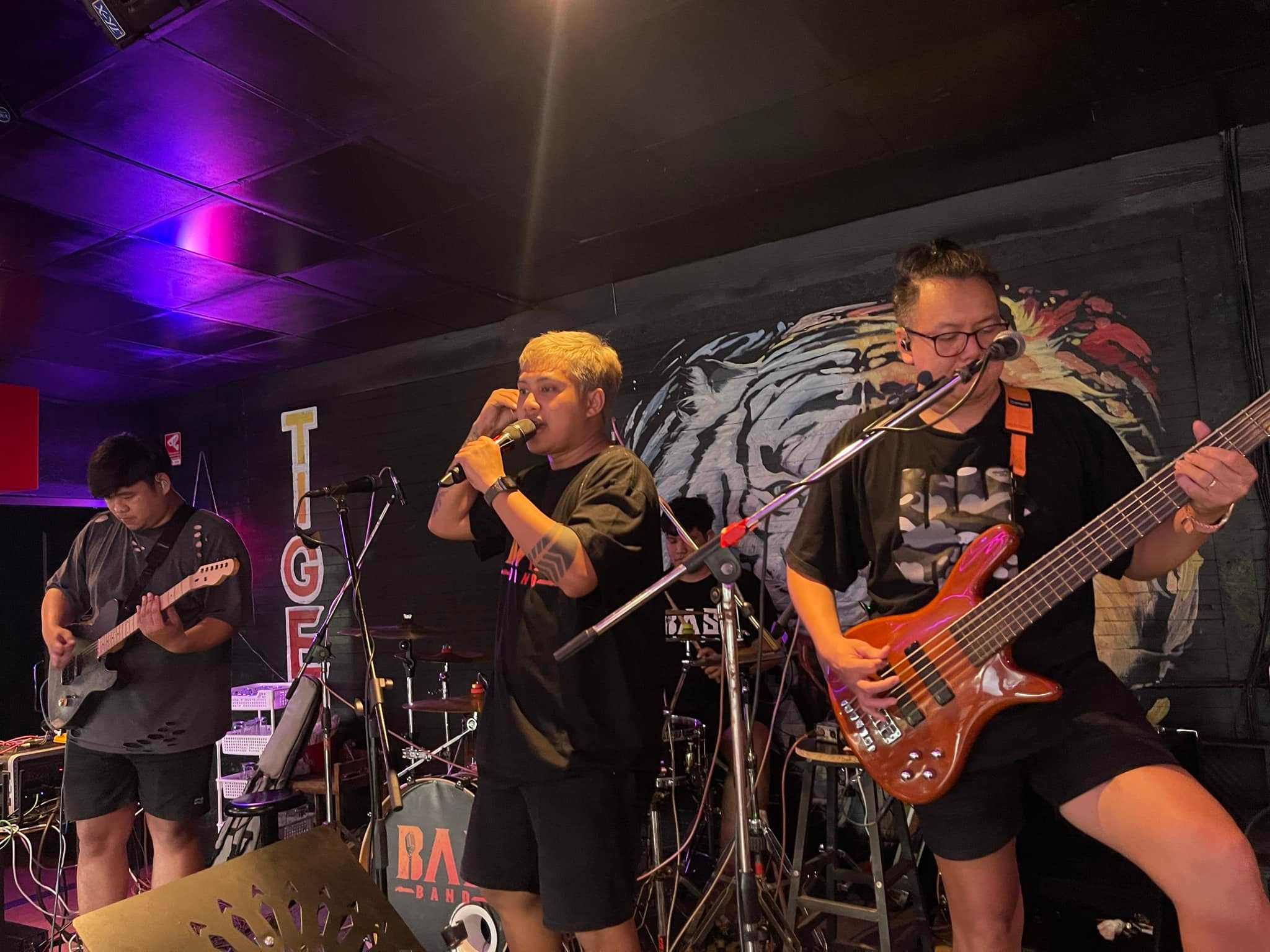 BAS BAND