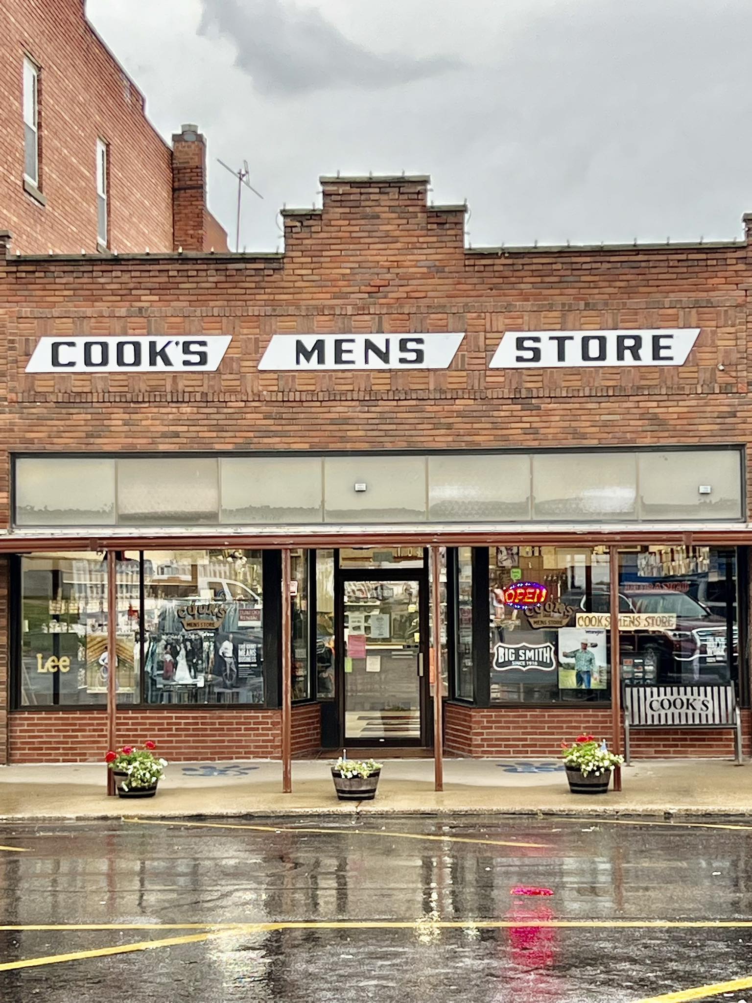 Cooks Mens Store | Memphis MO