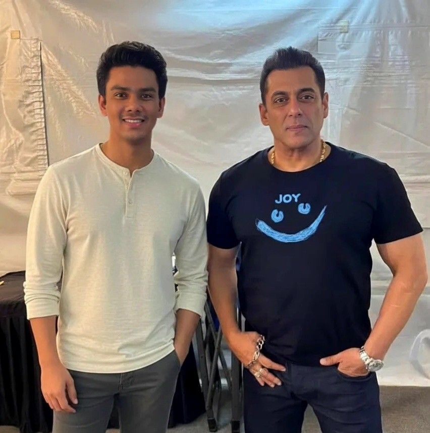 Caught up in a deep conversation with Salman Khan and Sanjay Dutt! 🤩 ...