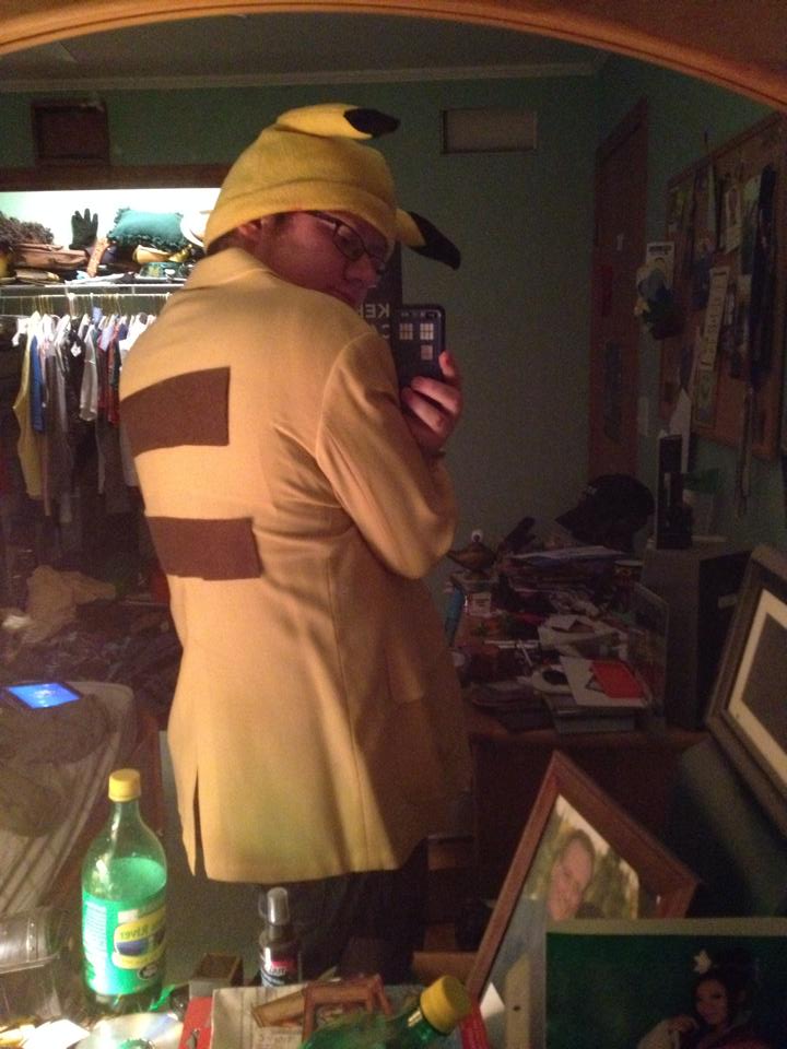 Pokémon - Pikachu T-shirt - Beige - S | bol