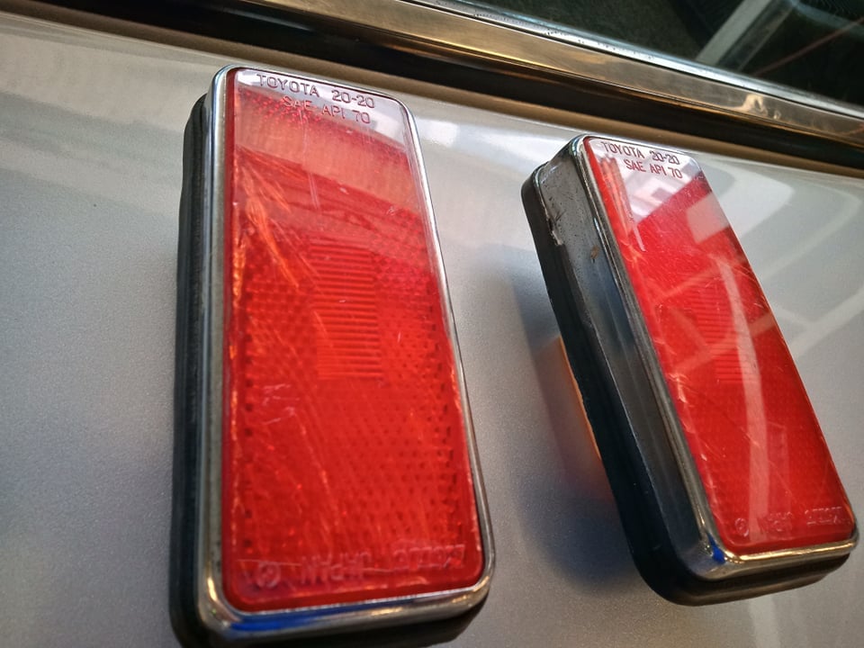 Pair Of New Side Marker Lights For Toyota Corolla KE30, KE35, KE36, TE31 – Clear Lens Lights-603999