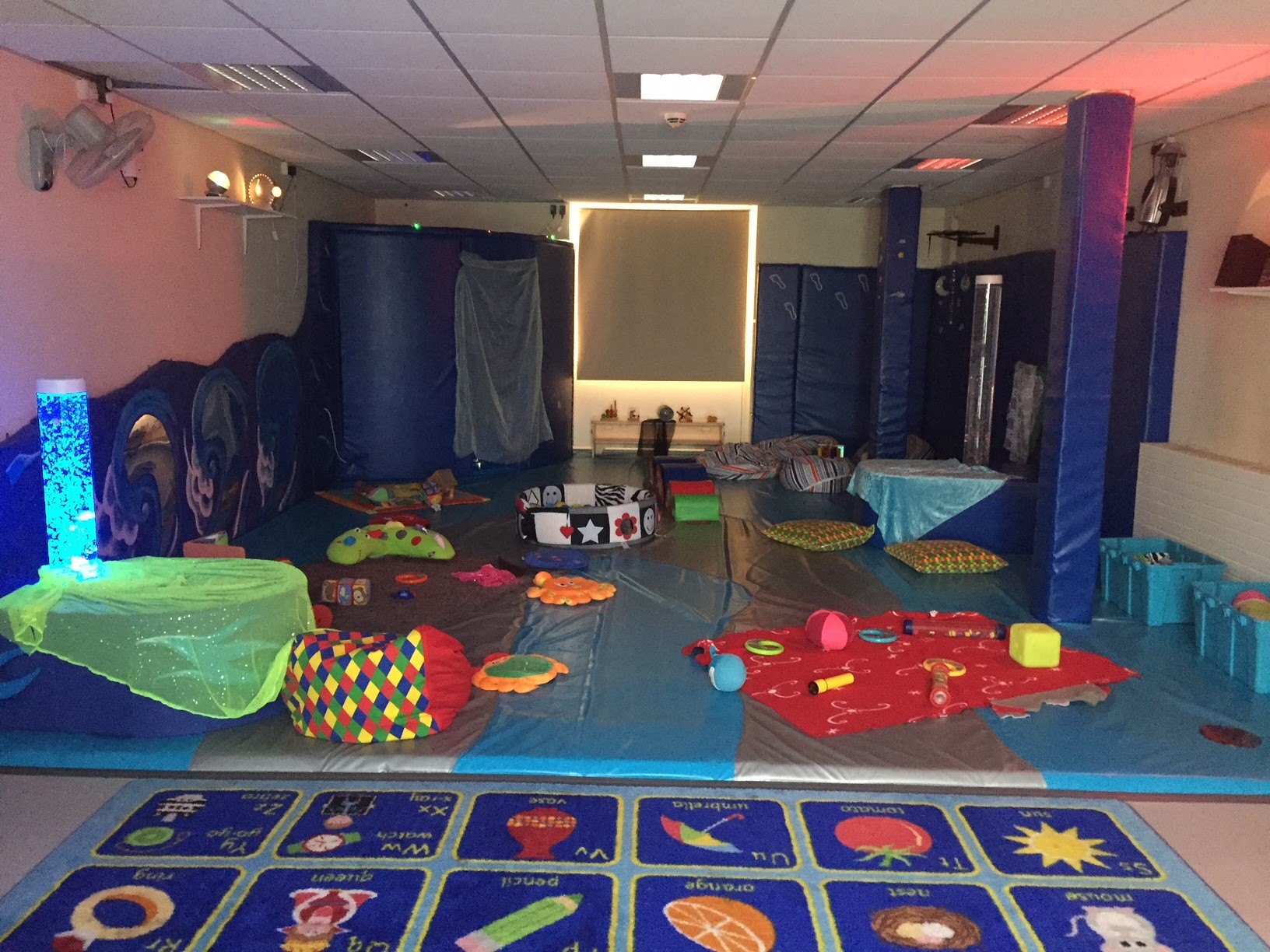 sensory-room-at-chowdene-children-s-centre