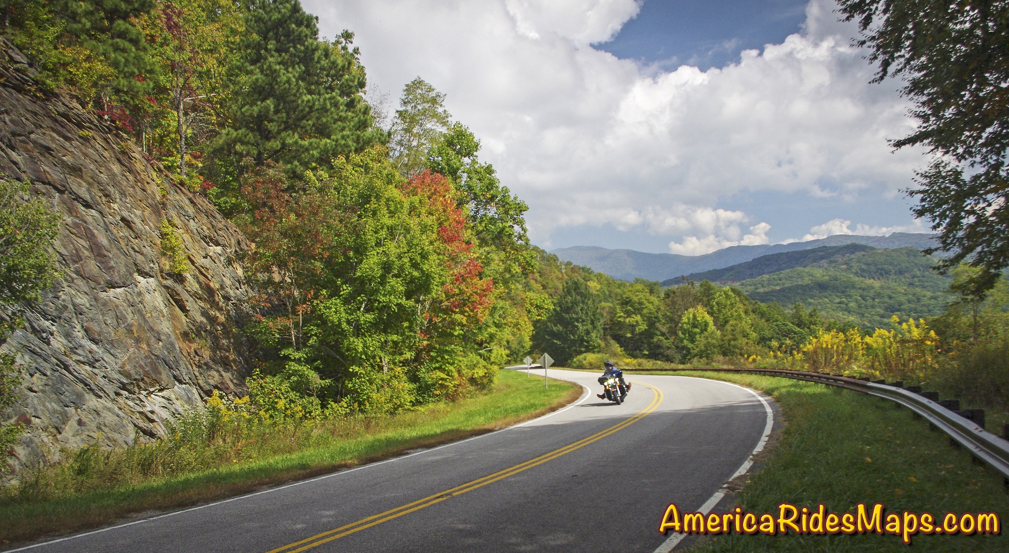 America - Fall is coming to the Blue Ridge mountains. Discover the best ...