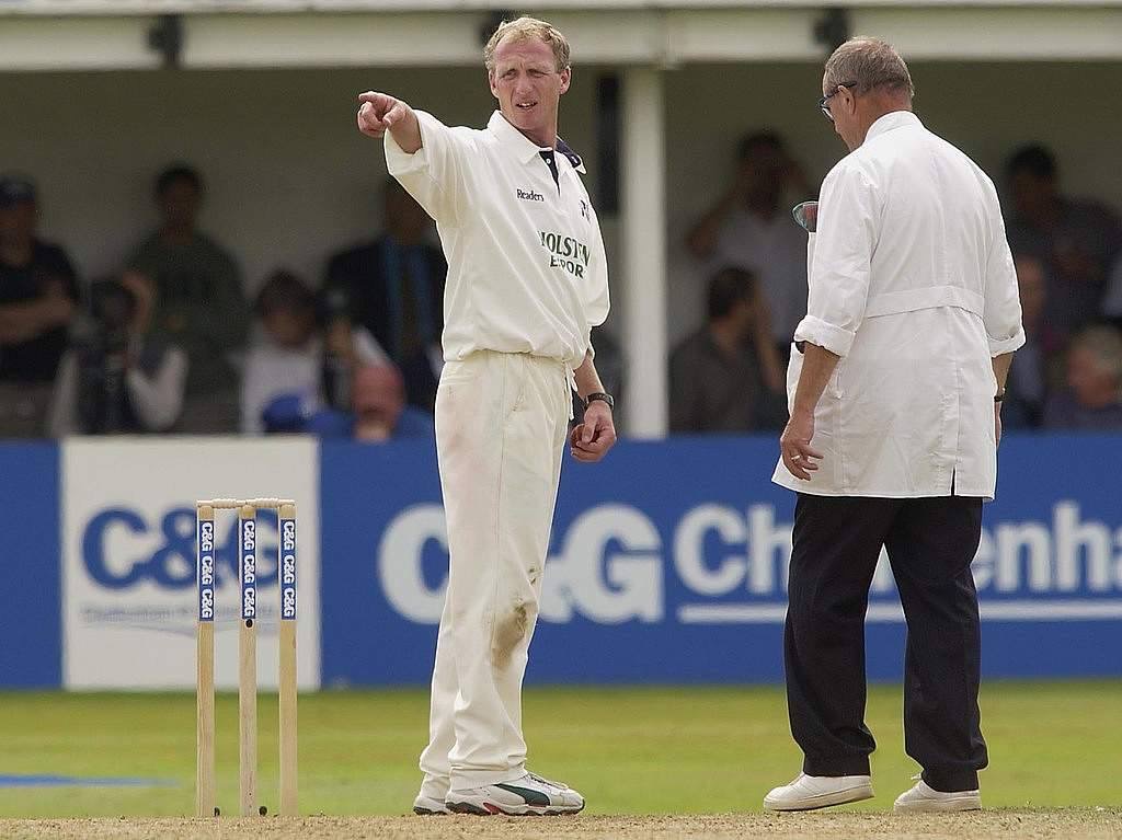 Who is pointing the way? - Cricket Memories Scotland | Facebook