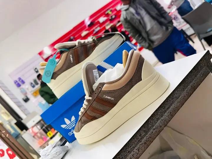 ORANGE 74　NO.1 Adidas campus bad bunny E850 ☎️78682273 or 7917 8199 🇸🇿Manzini