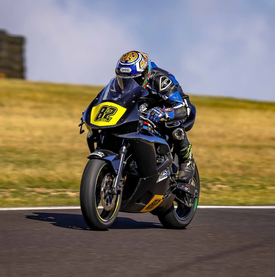 What a weekend at Donington Park, great racing and with championships ...