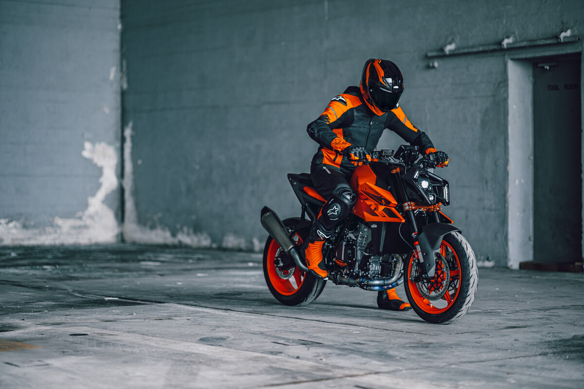 ANB - The 2024 KTM 990 DUKE is the lightest, most precise, most ...