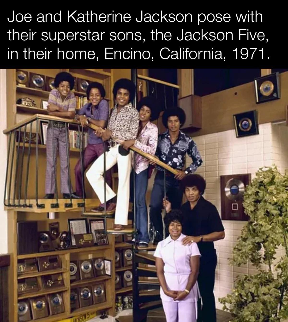 その他 THE JACKSON FIVE with MOM and POP 24th September 1971 – Jackson Five Mom and Pop featured on the
