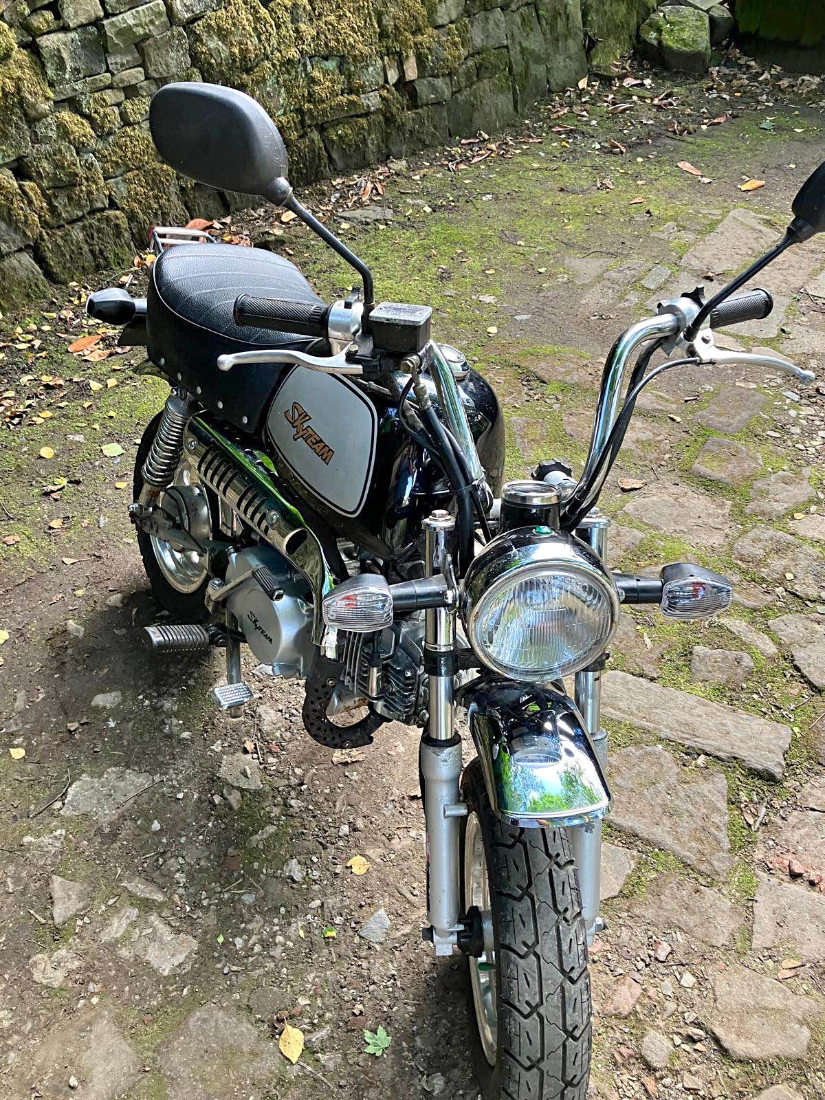2016-skyteam-monkey-125-motorcycles-scooters-walsden-facebook