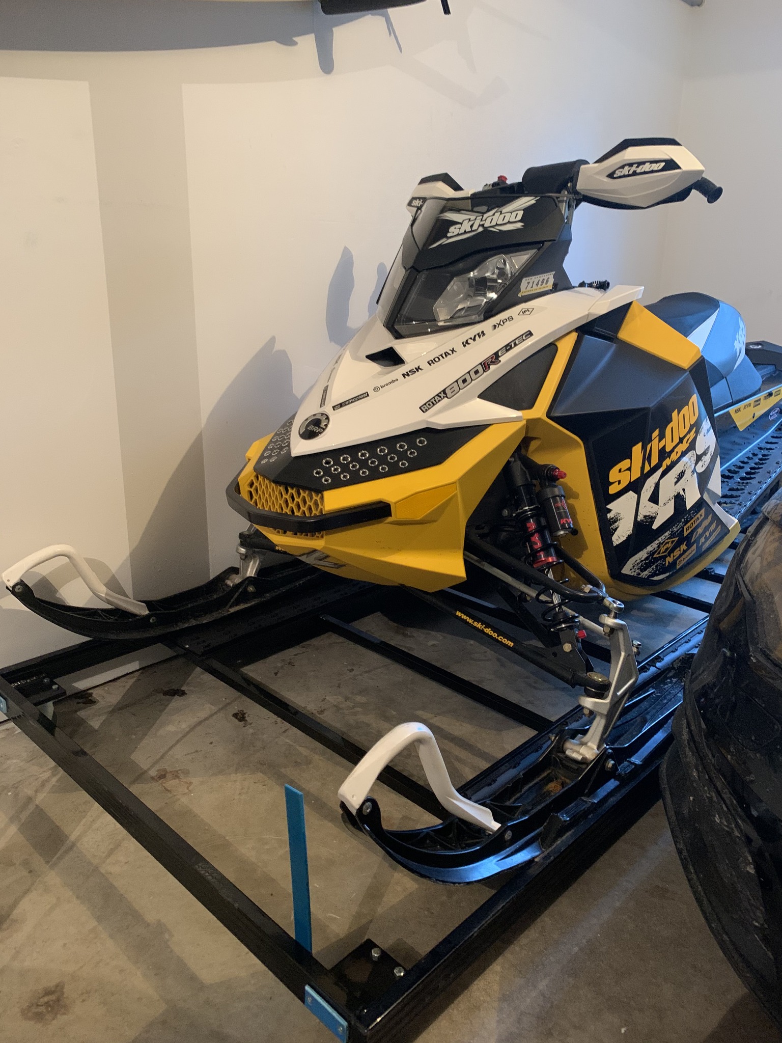 2006 Ski-Doo MXZ 800 HO Snowmobile - 5,000 miles. Has reverse