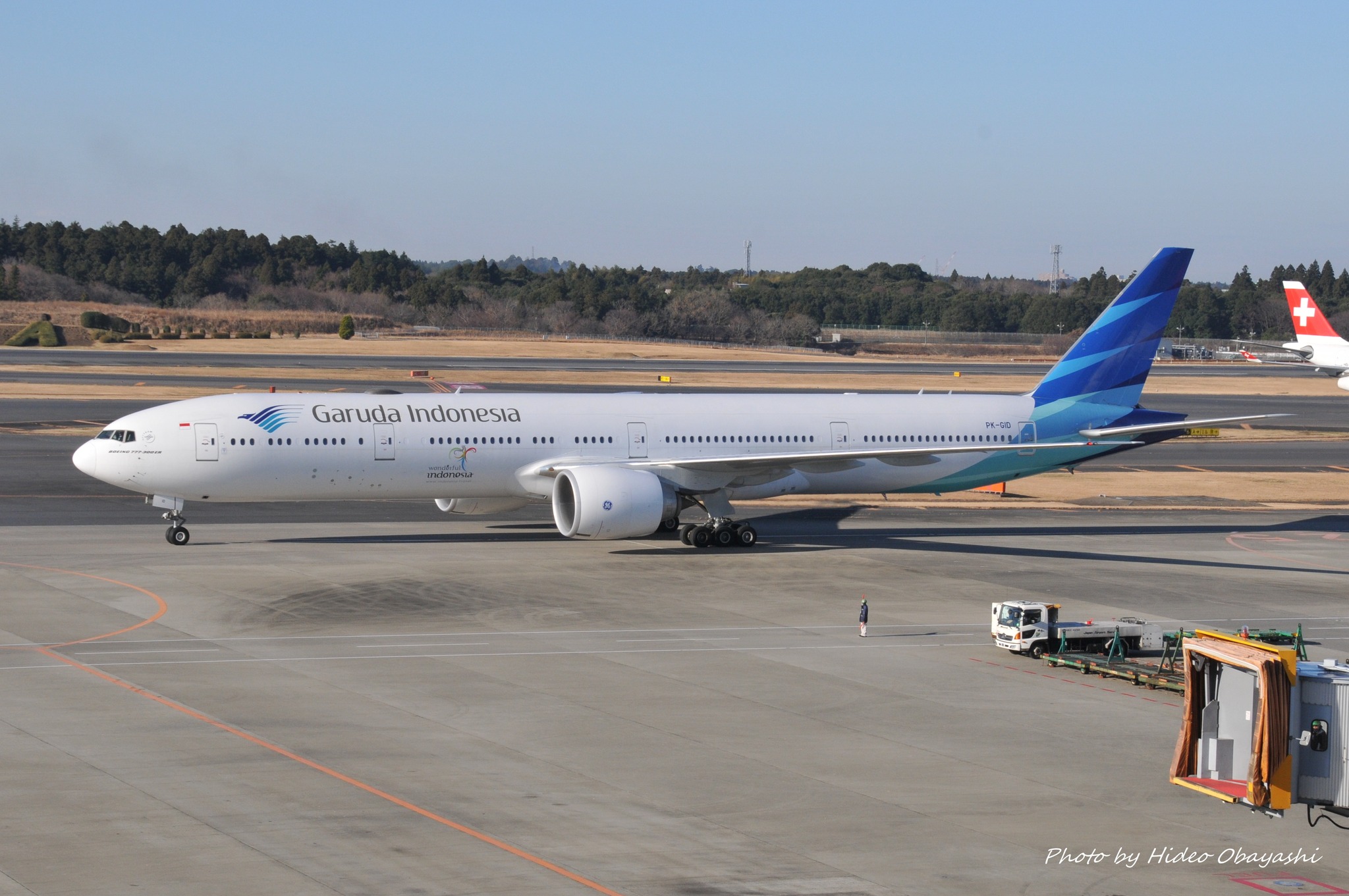 MASK: ON! Garuda Indonesia Boeing 777-300ER (PK-GIJ). SkyTeam More