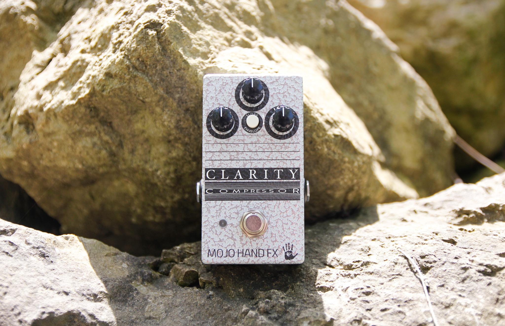Shout out to our friends at @audiostation for making this guitar