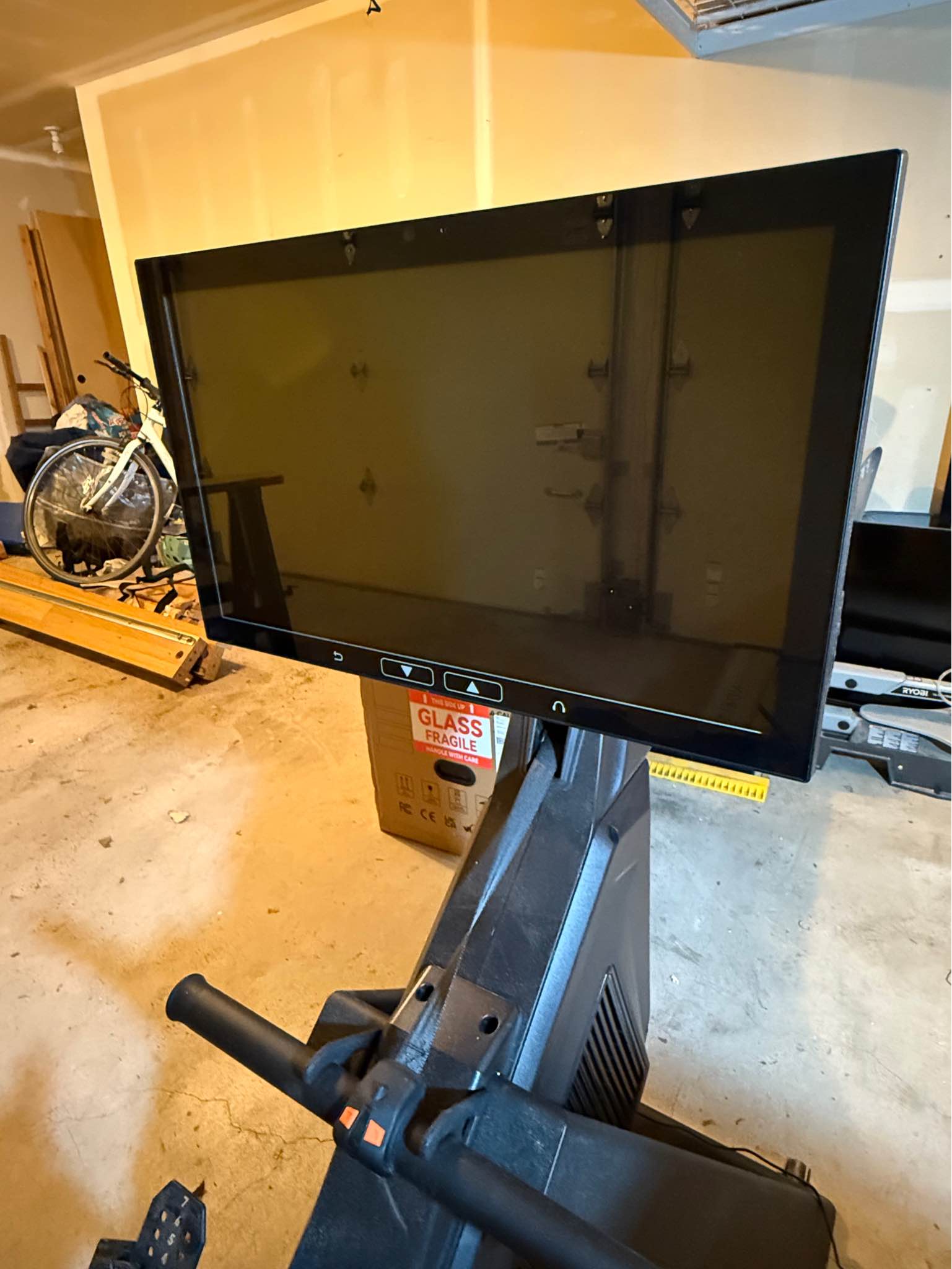 Aviron Rowing Machine with TV (Barely used) - OBO - Rowing Machines ...