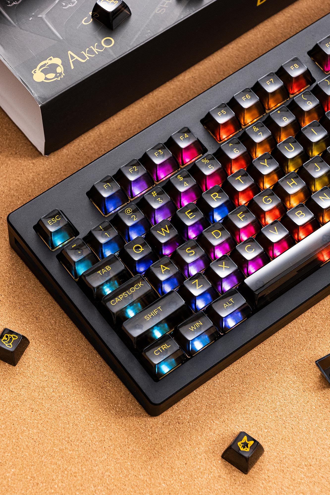 KeyPro - คีย์แคปใสสีดำ ตัดกับตัวหนังสือสีทองสุดจี๊ด... | Facebook