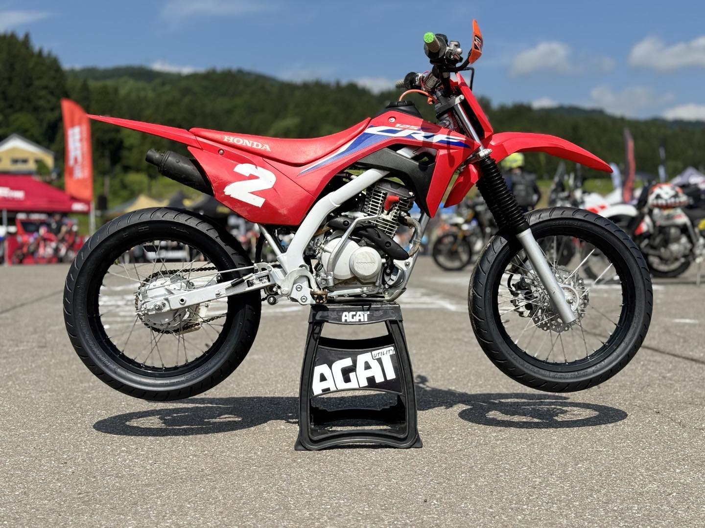 近日発売予定です。CRF125Fモタード、フラットトラック用リム