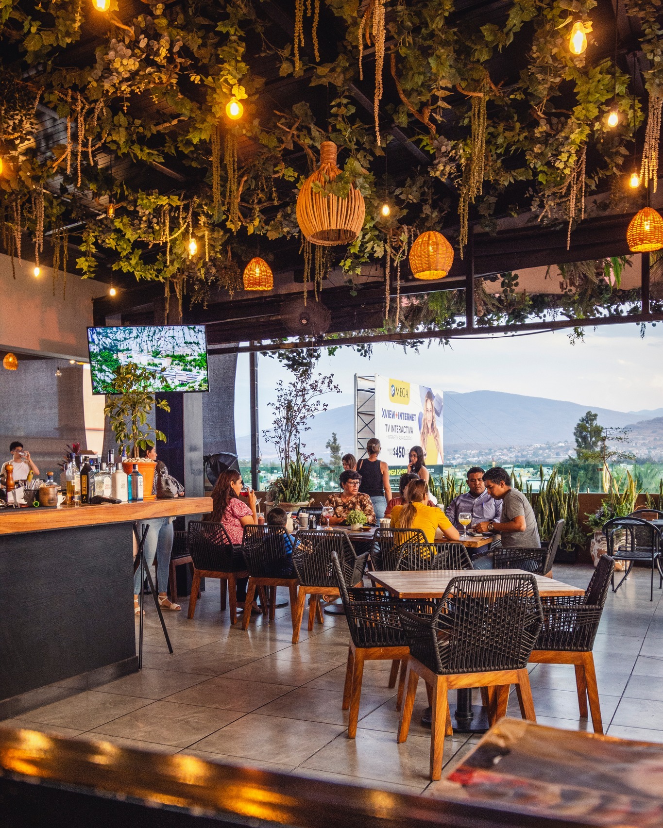 🌟 En Ginger Rooftop, el sushi se... - Ginger Sushi Rooftop