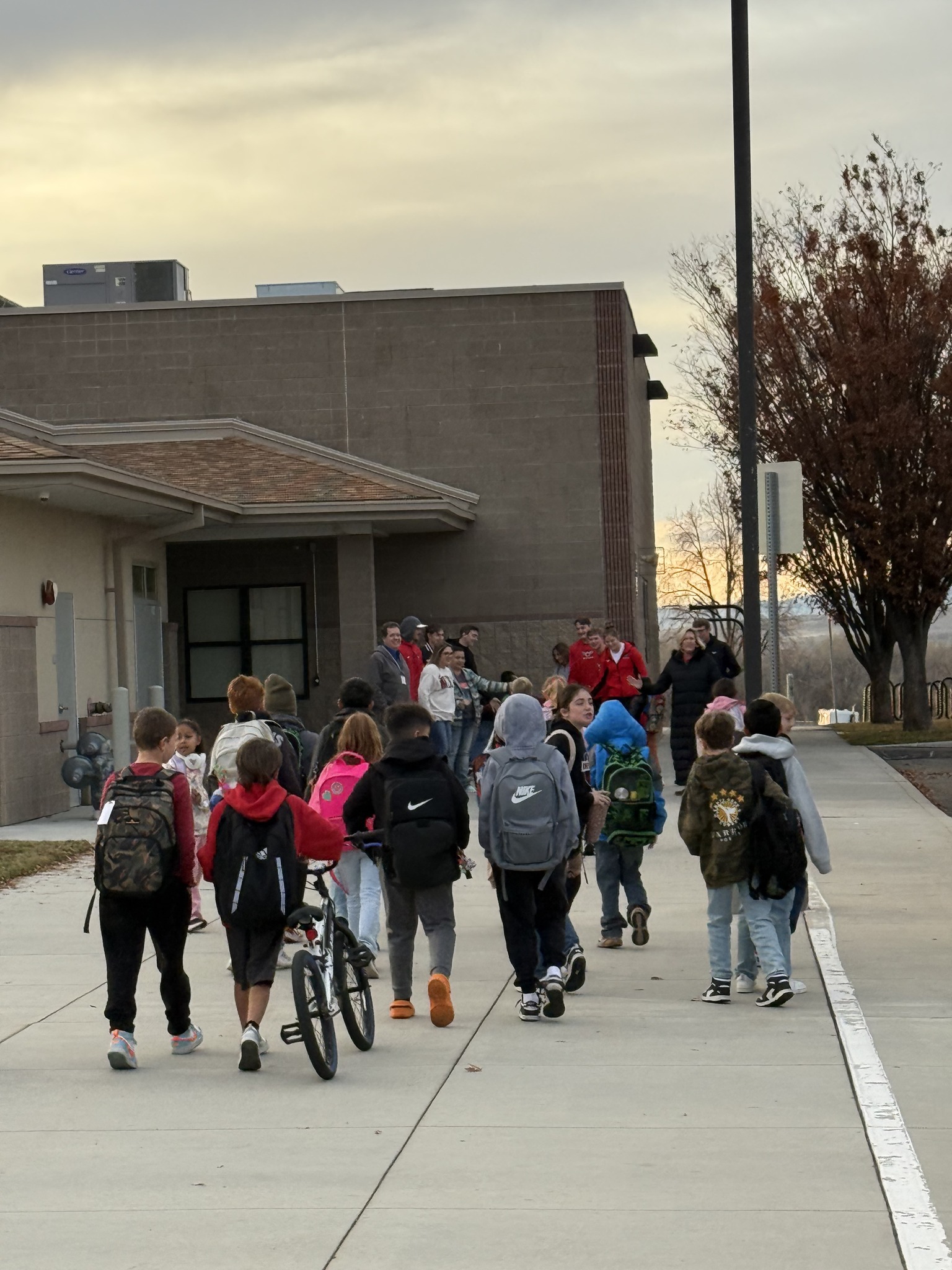 🌟 Starting the Day with... - Lake Ridge Elementary School | Facebook