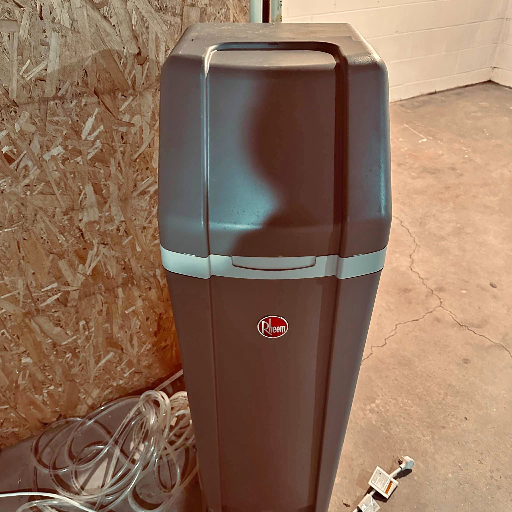 Rheem Water Softener – Model RHS42 – Fully Functional - Small Kitchen ...
