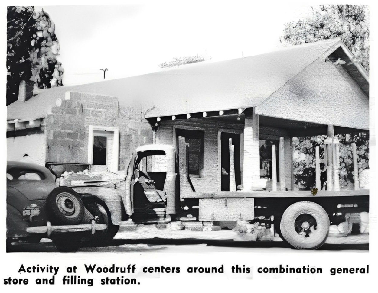 Woodruff store and filling station near Weston, Missouri