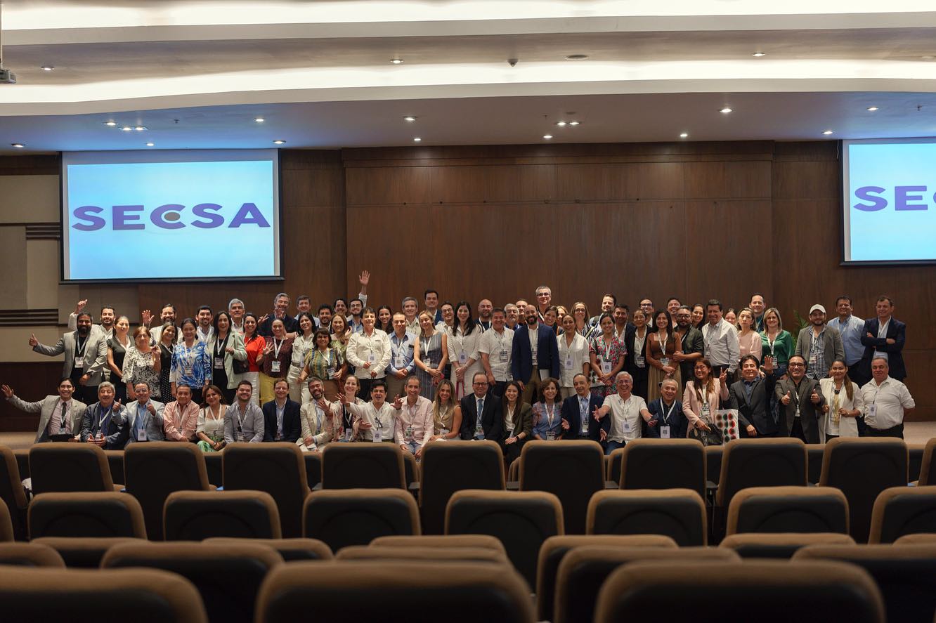 SECSA - El Curso Internacional de Segmento Anterior fue un...