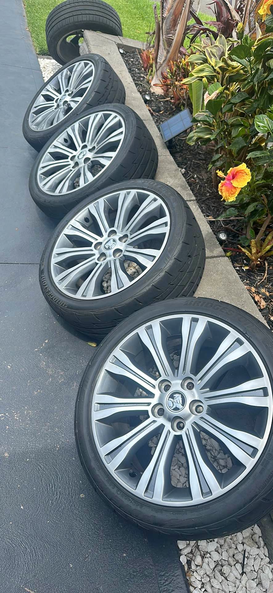 Vf Calais wheels 19 inch - Car Wheels, Tires & Parts - Wollongong, New ...