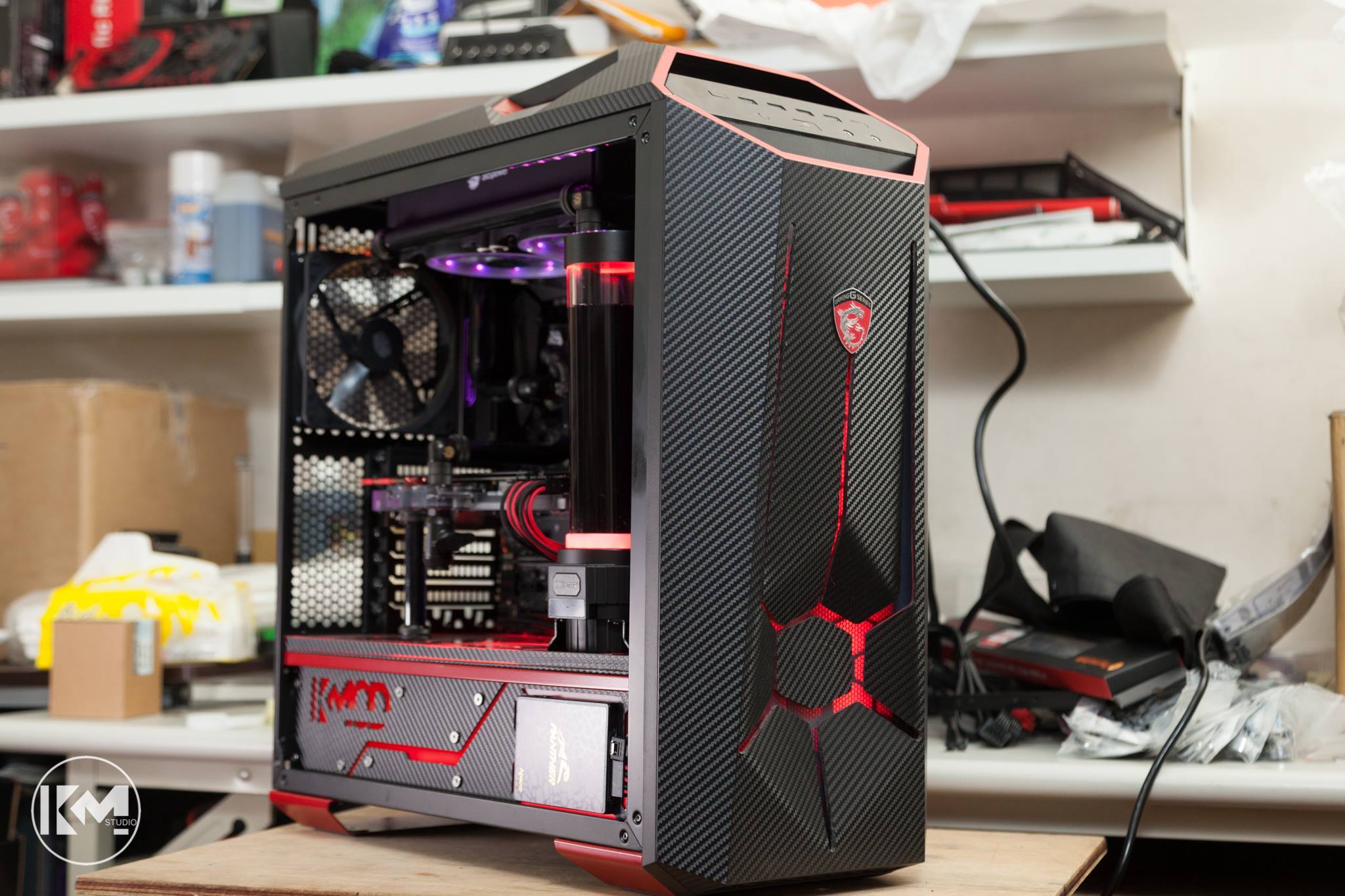 Cooler Master - 今天再來看台灣 KMOD Studio 另一位Y.M.大師的改裝作品 同樣感謝...