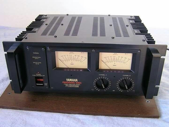 Yamaha PC--2002M Power Amplifier