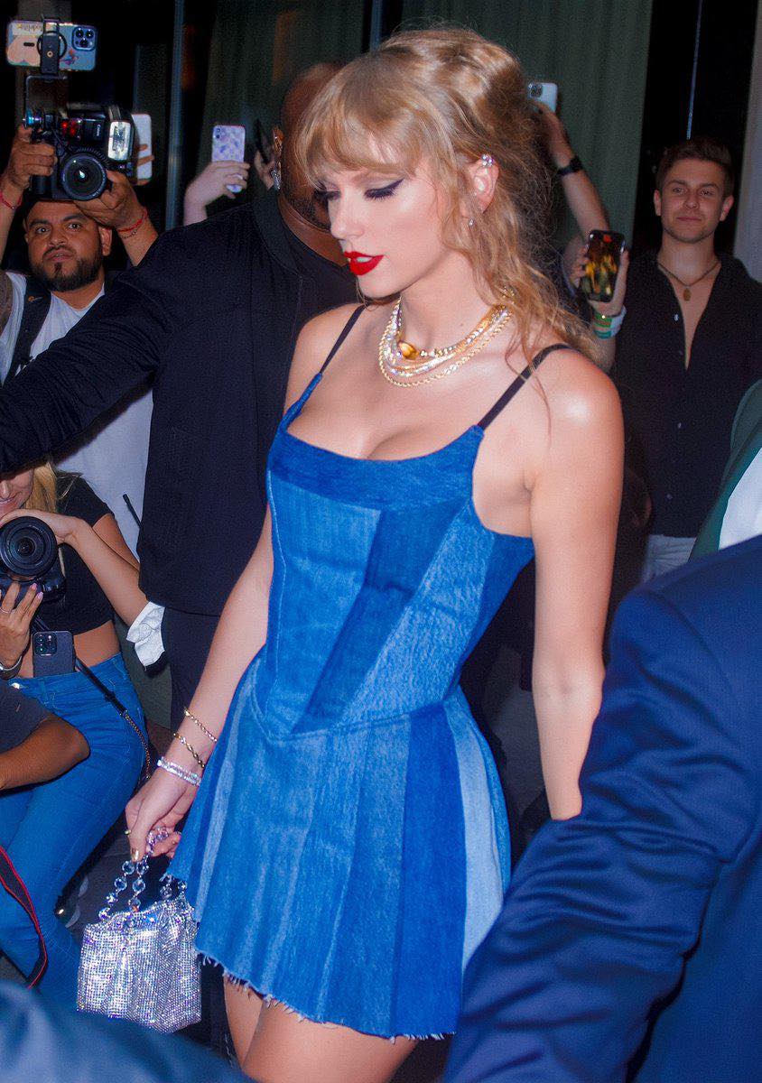 taylor swift 2023 birthday dress at the VMAs after party. 💙 Size:XL | in stock Five fabuluous A-line wedding YGroup_anela-asymmetric
