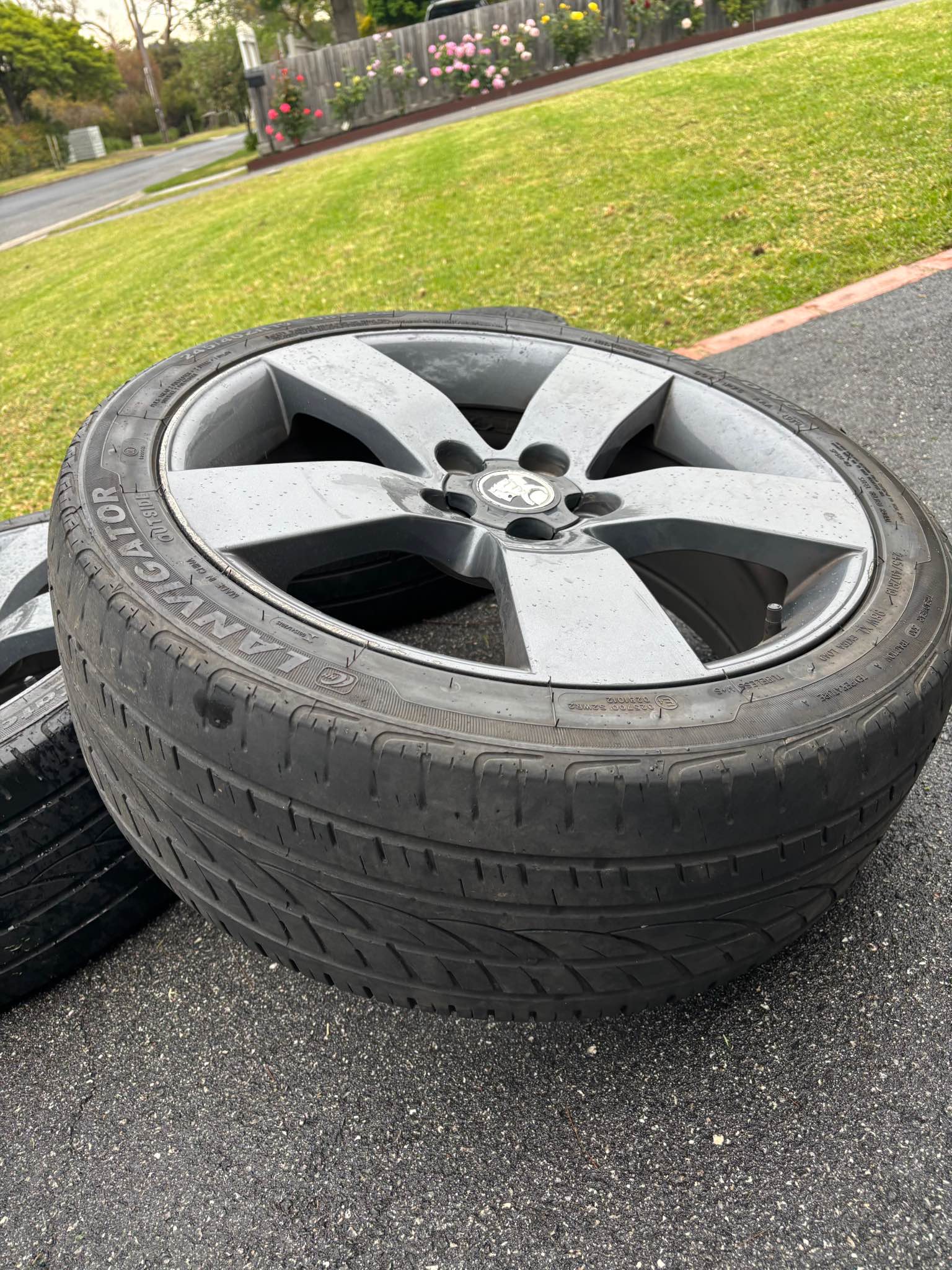 VE SSV Charcoal Rims - Car Wheels, Tires & Parts - Melbourne, Victoria ...