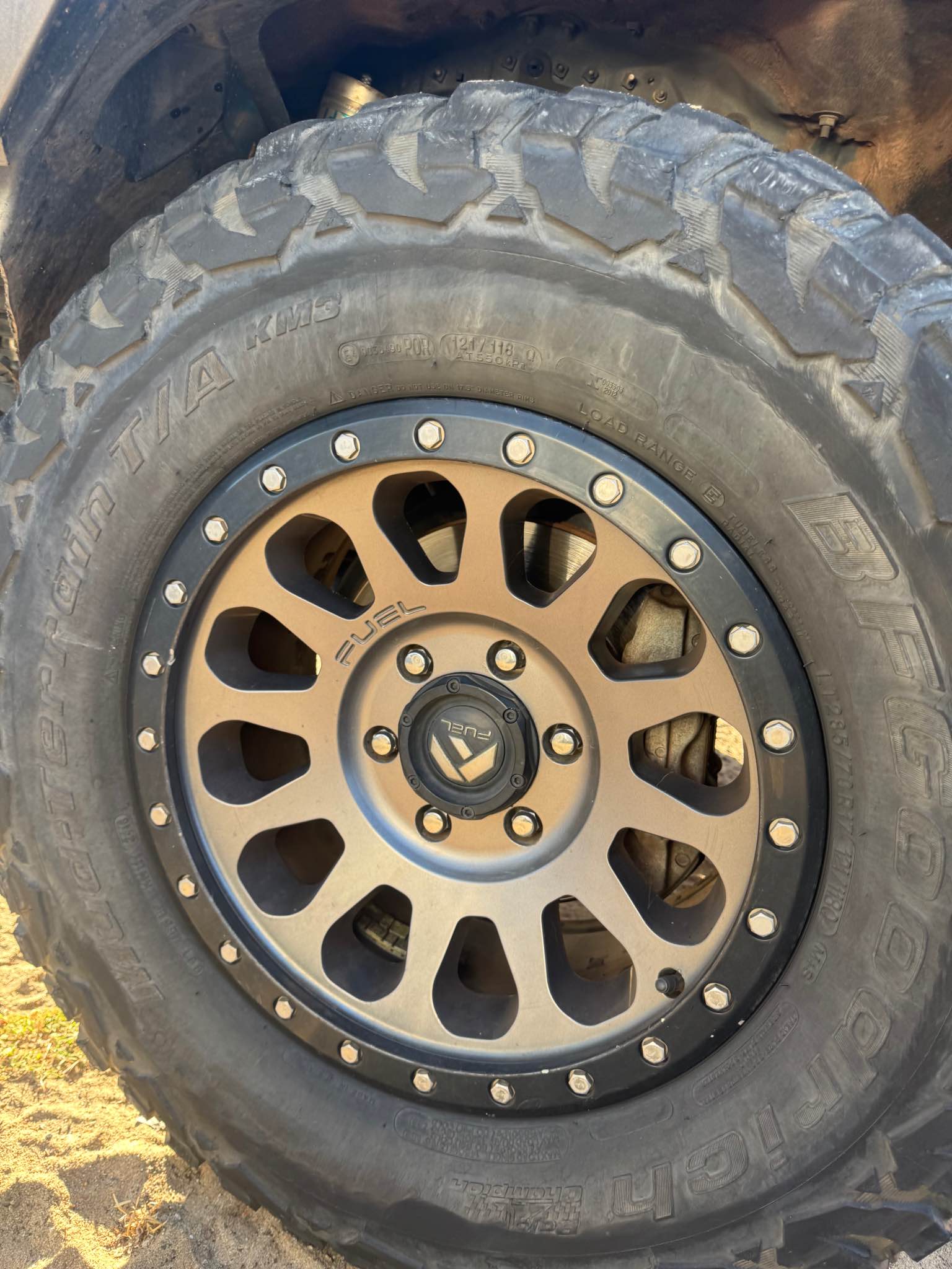 Fuel Vectors and BFG KM3 285/70/17 x5 - Car Wheels, Tires & Parts ...