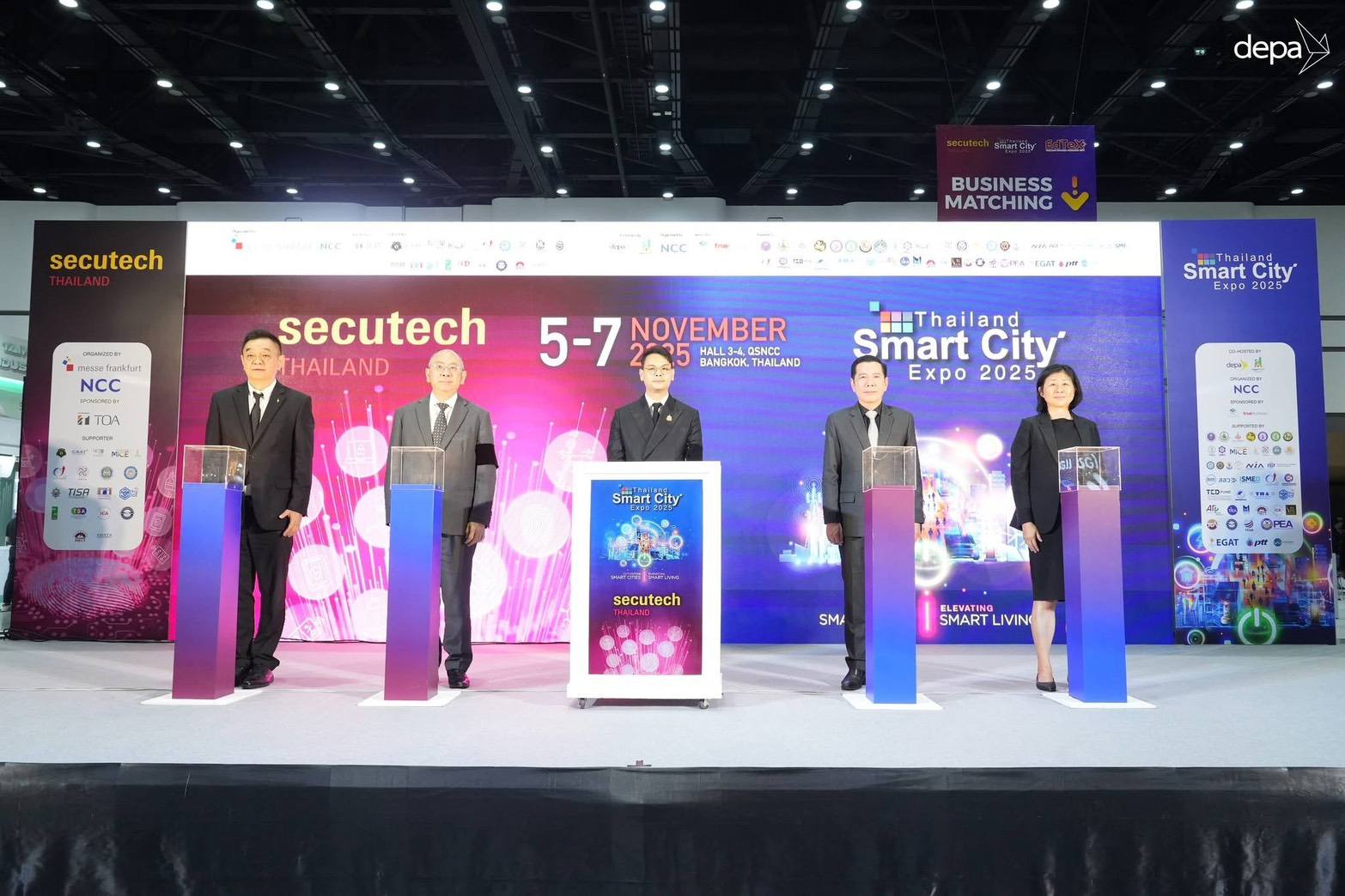 🏆นายกฯบ้านกลาง รับอีก 2... - เทศบาลตำบลบ้านกลาง จ.ลำพูน | Facebook