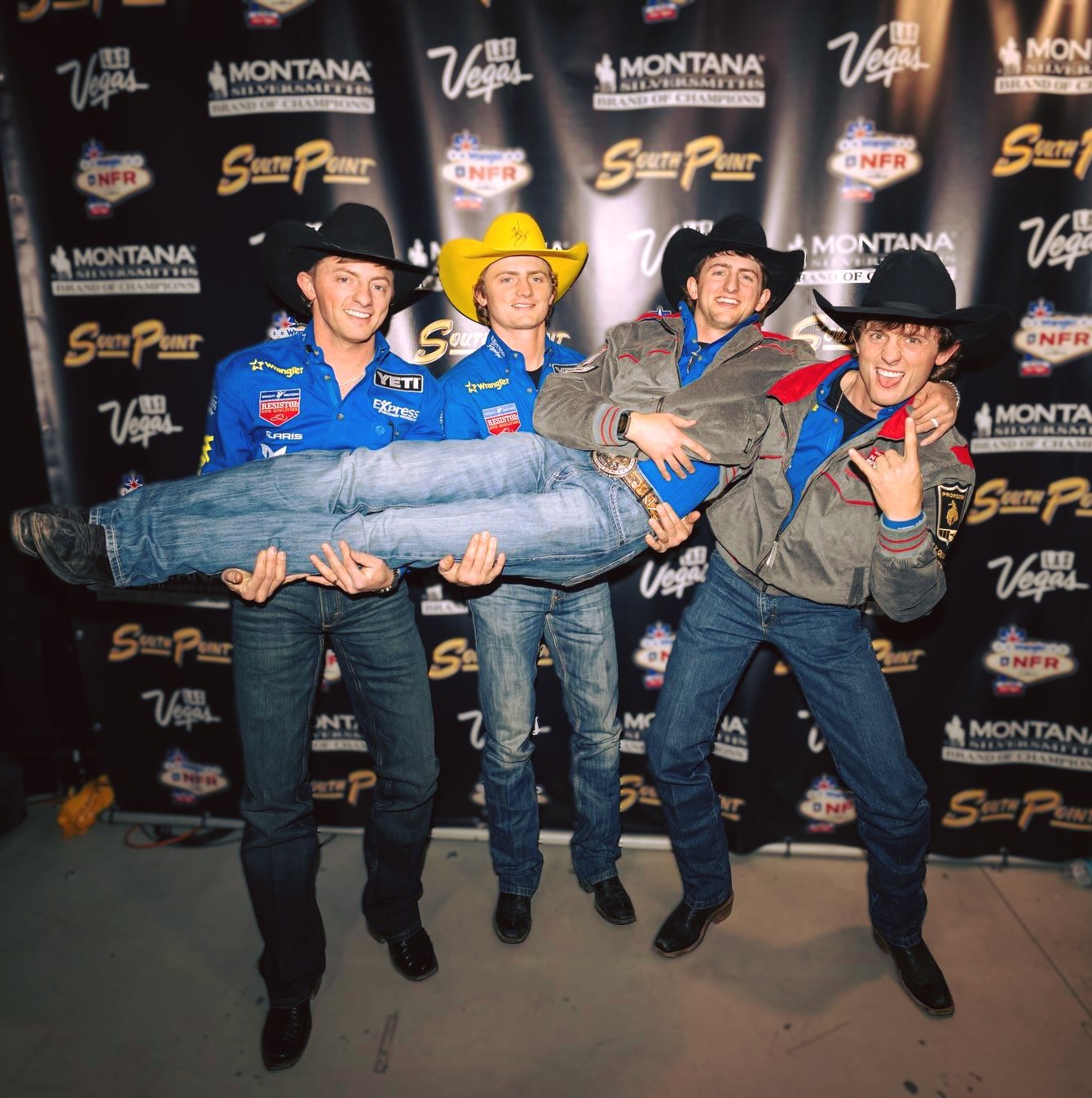 PBR - 🔥 Wright Brothers Make NFR History in Round 9! 🔥 Blue shirts took ...