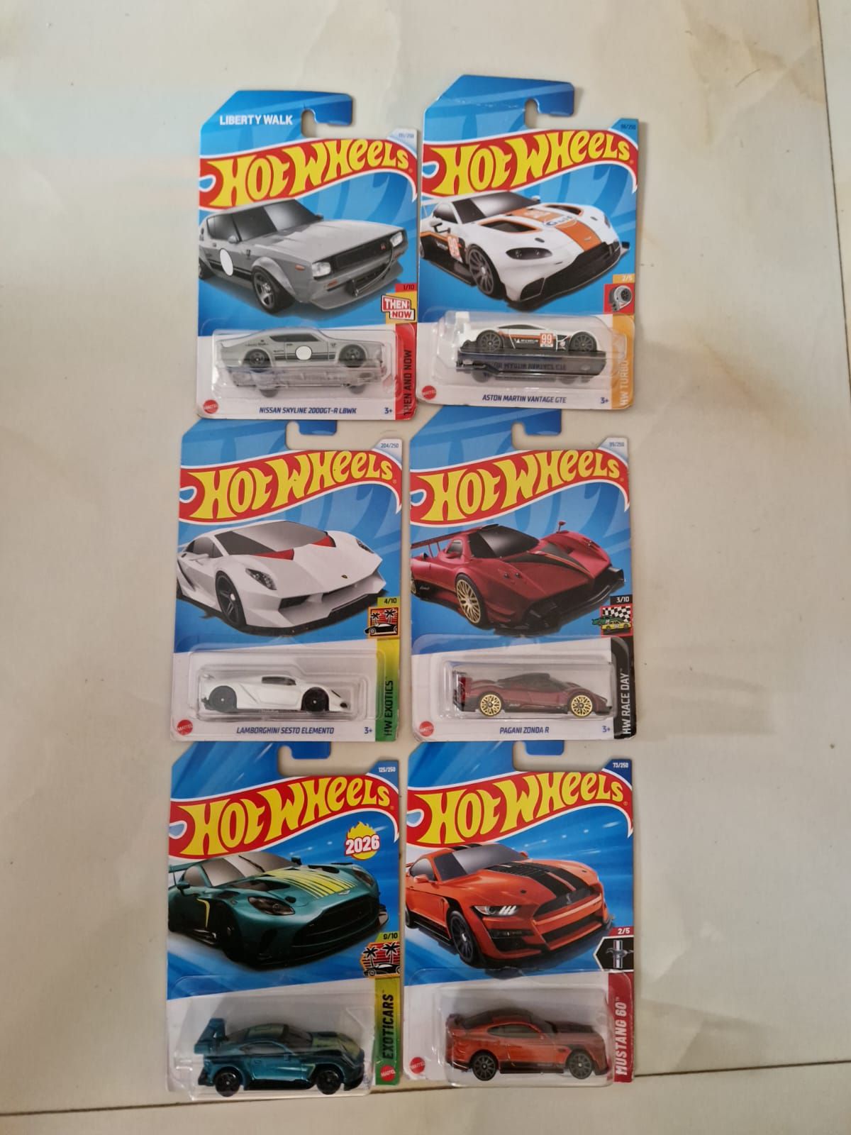 SELL POST SELLING IN SET 1.Nissan Skyline 2000GT-R 2.Aston Martin