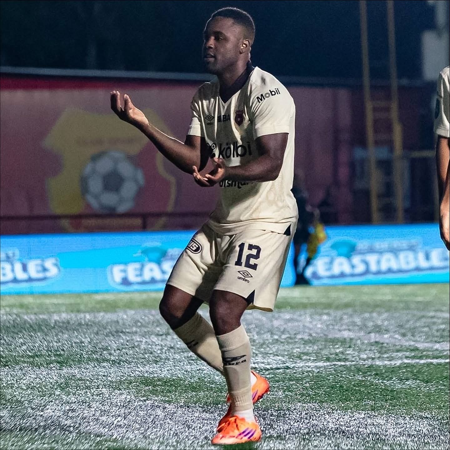 Otro buen partido de Campbell 🦁 ️🖤 - Fiebre Rojinegra | Facebook