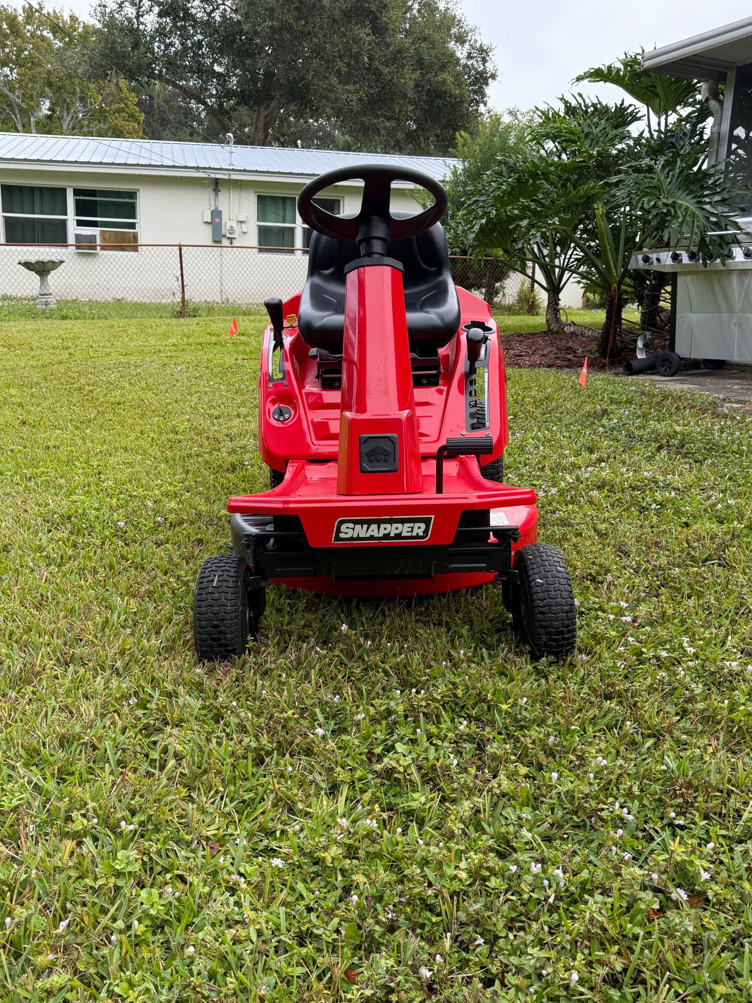 Snapper RE130 33” Rear Engine Riding Mower - 12.5HP Briggs & Stratton ...