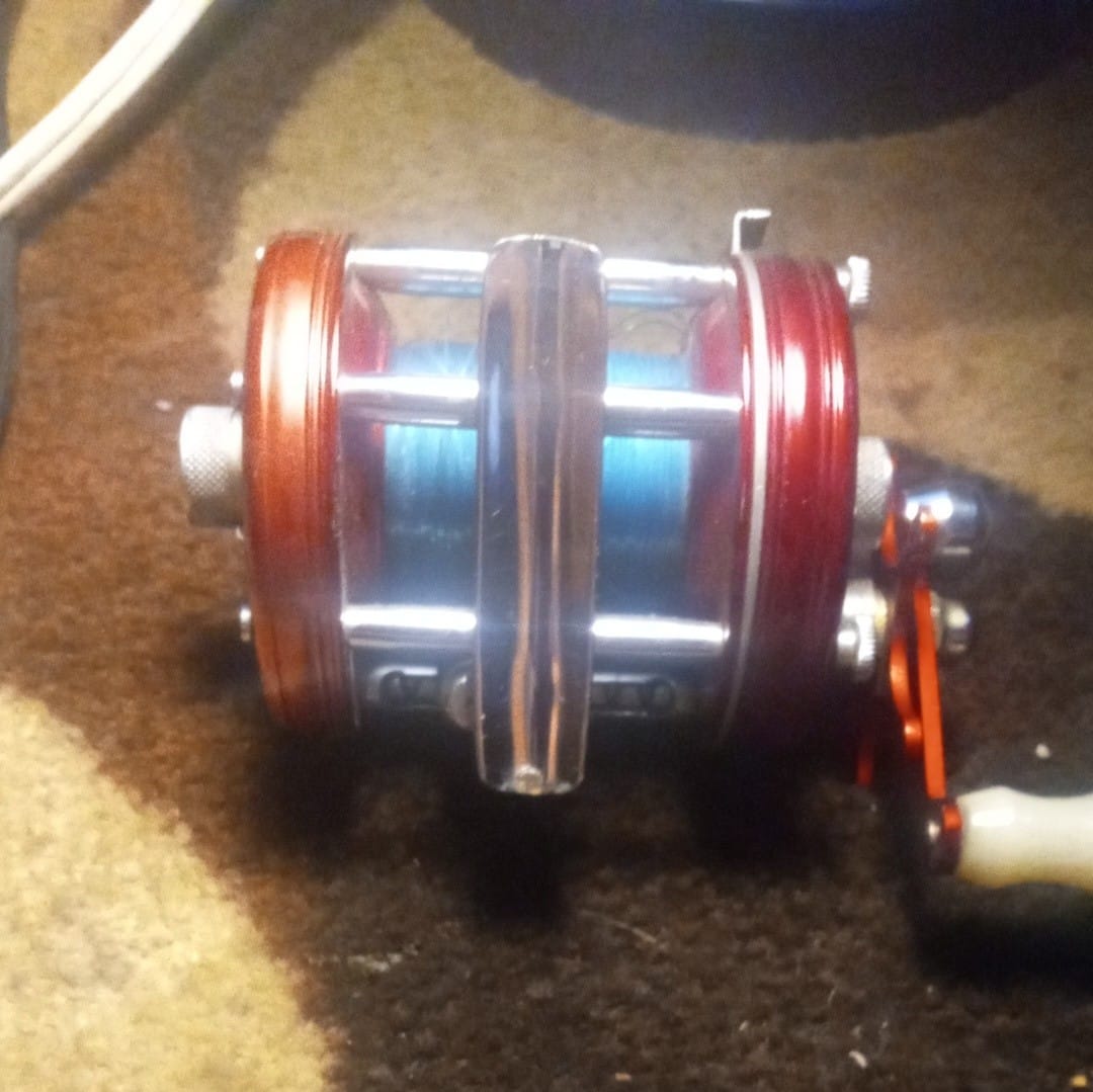 How to date an Abu Ambassadeur 6000 reel without numbers on the foot?