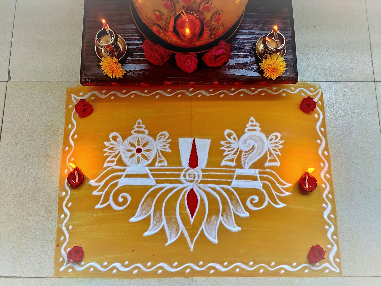 Simple Sikku kolam with side border designs #vandana #rangoli #kolam # ...