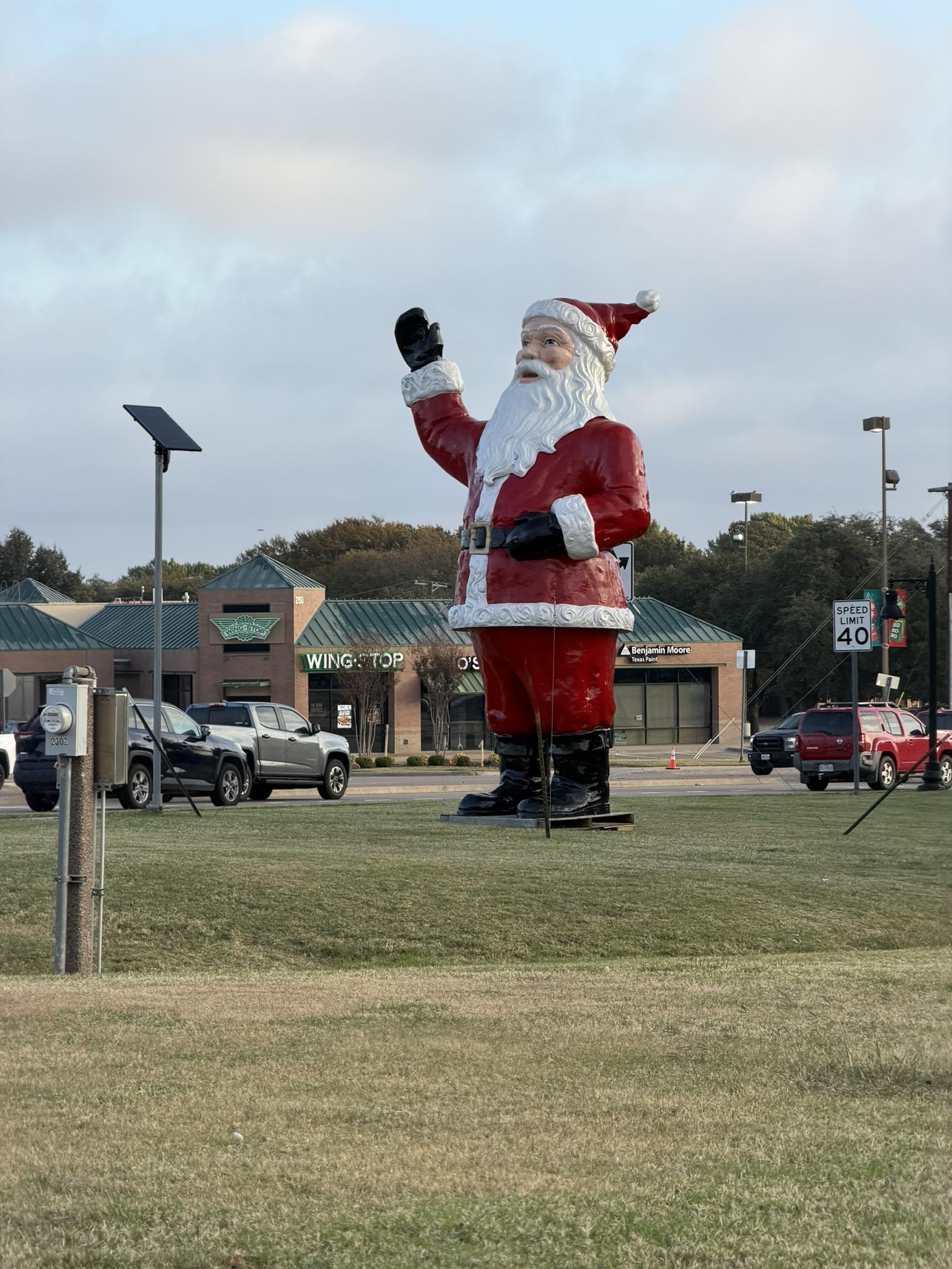 Fountains of Wayne's giant Rosdside Santa statue