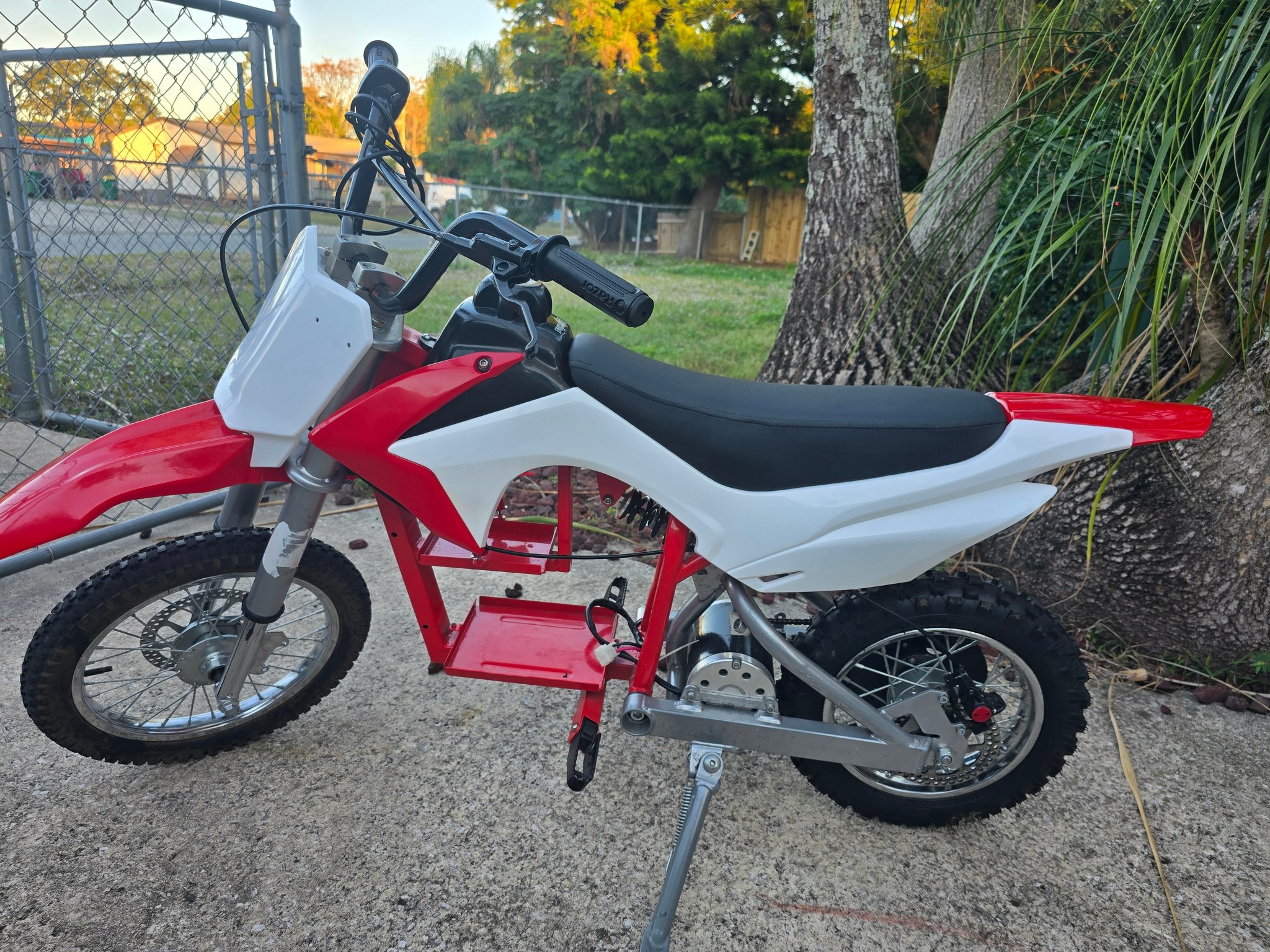 miniMOTO TYPE クロスファイヤー　サビ加工　エイジング カスタム Pymoto's custom CRF50 style mock gas tanks for Razor MX500 and MX650