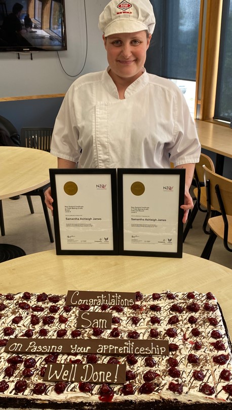 🍰🥧🥳 Congratulations Sam on... - New World Northwood