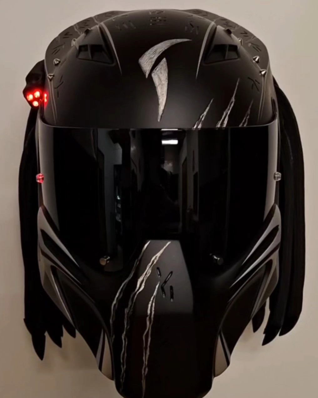 Predator helmet / casque predator / 捕食者のヘルメット / 捕食頭盔