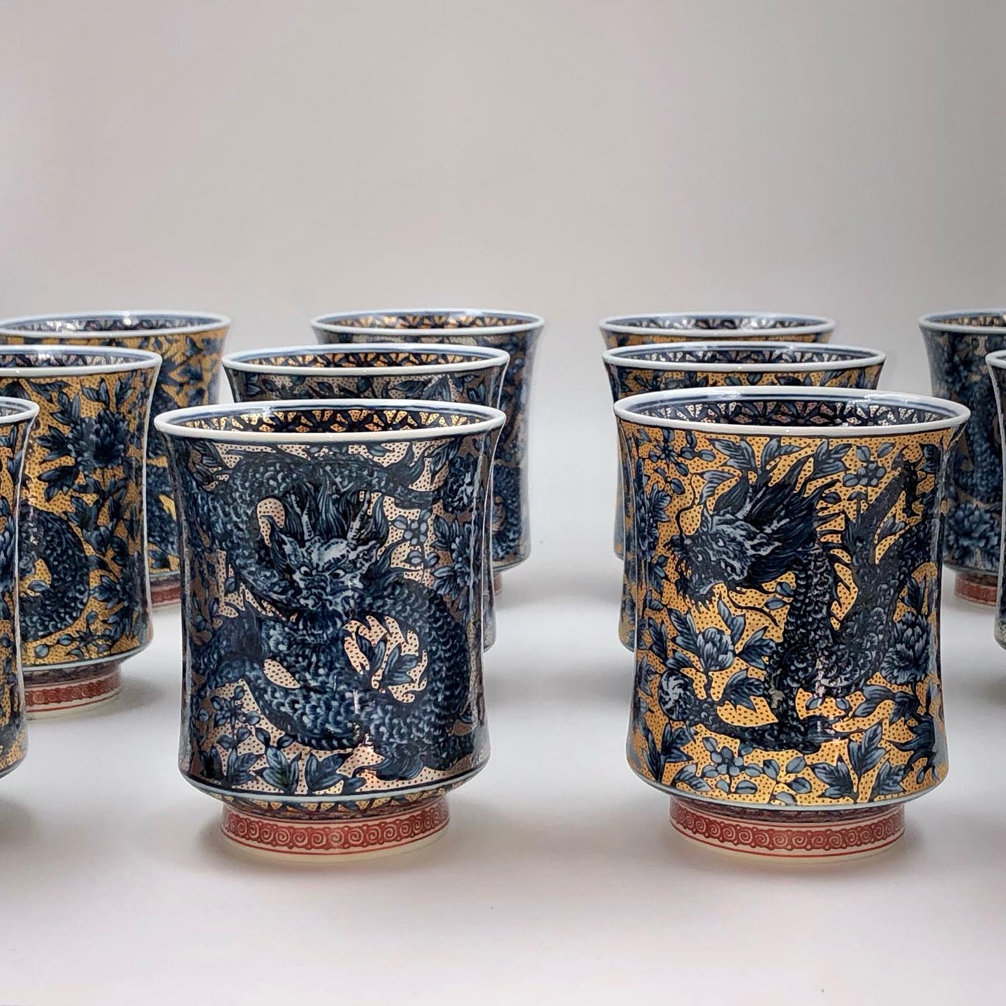 有田焼 伊万里 村上玄輝陶房 香炉 染錦 紫陽花 村上玄輝作 染