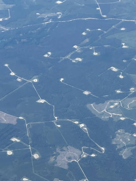 Google Earth , Structures and Anomalies | Any ideas what this is over ...