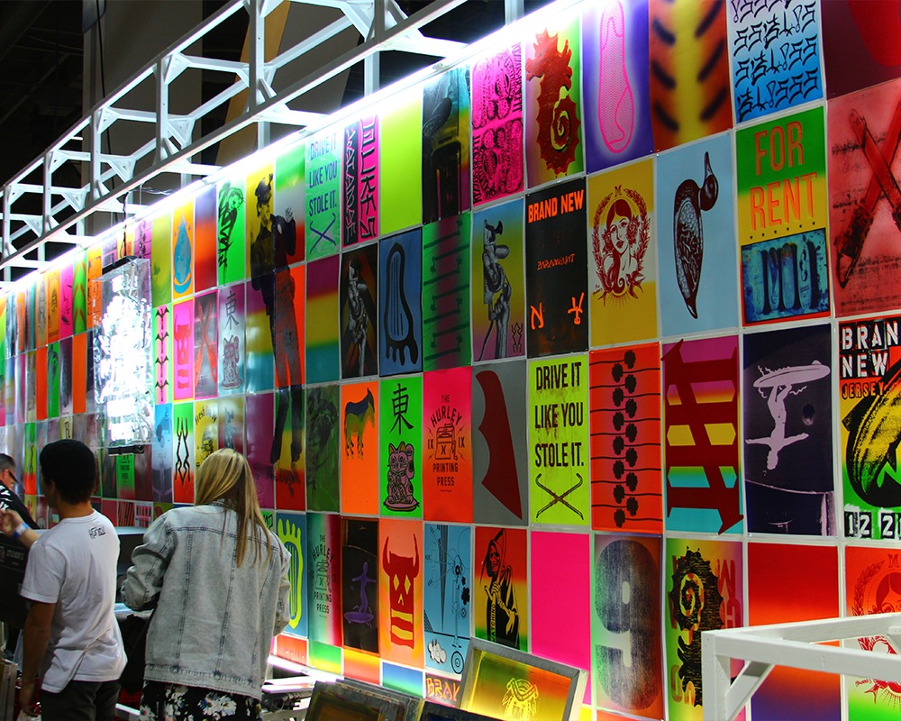 Custom and innovative visual... - Super Color Digital