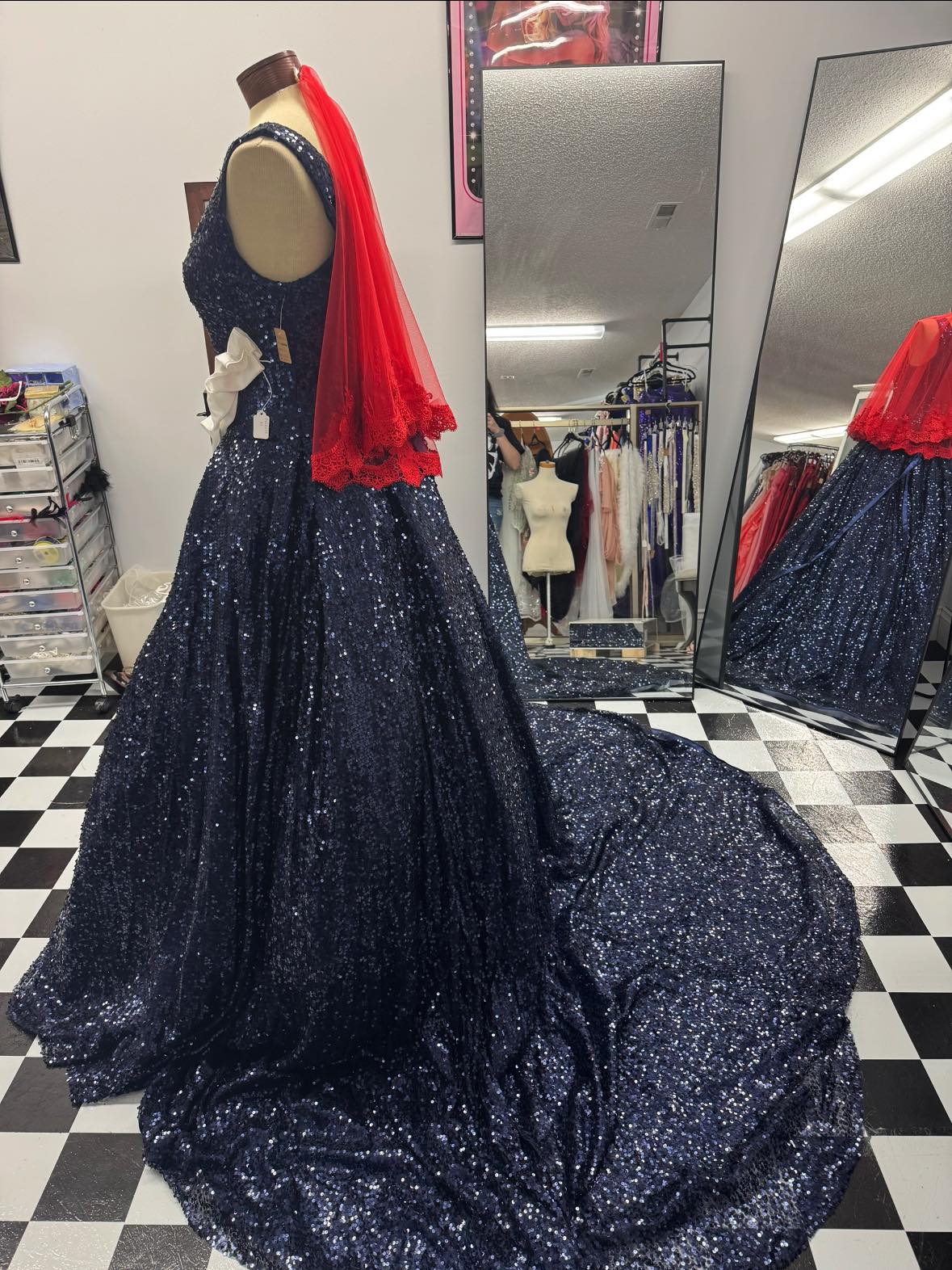 Hollie's Pre-Loved Formals