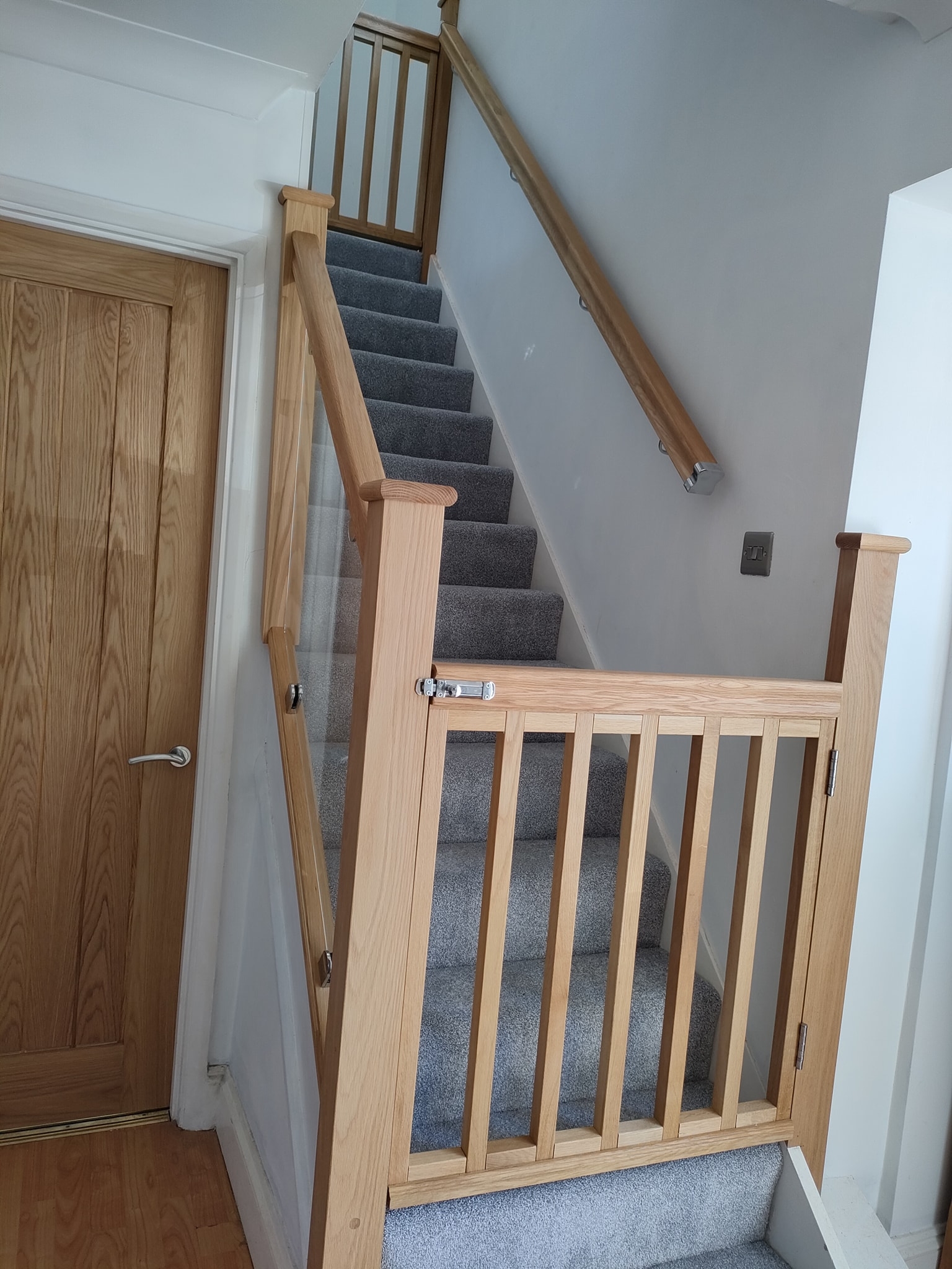 TRANSFORM YOUR STAIRCASE Ready for a new look? 🏡 📸 Send us a few photos ...